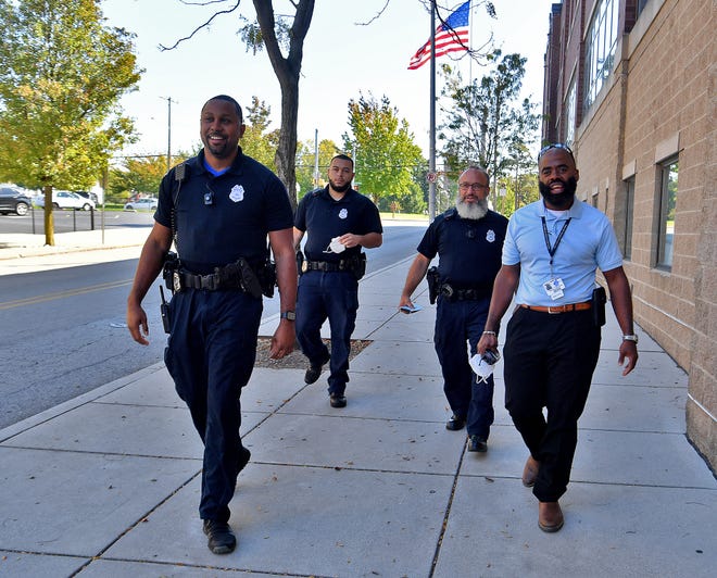 York City's top cop invites public to join him in 'walking the walk' twice a week